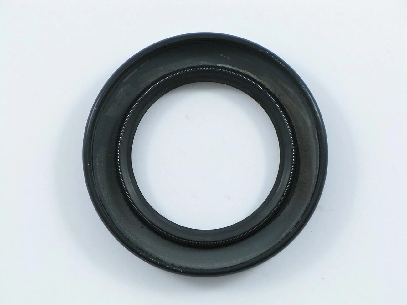 RETENTOR CUBO RODA DIANTEIRA/TRANSMISSÃO ÁRVORE 40,00X62,00X11,50MM VW FUSCA 1200/1300 5 FUROS TOBATA M130 40X62X11,50MM
