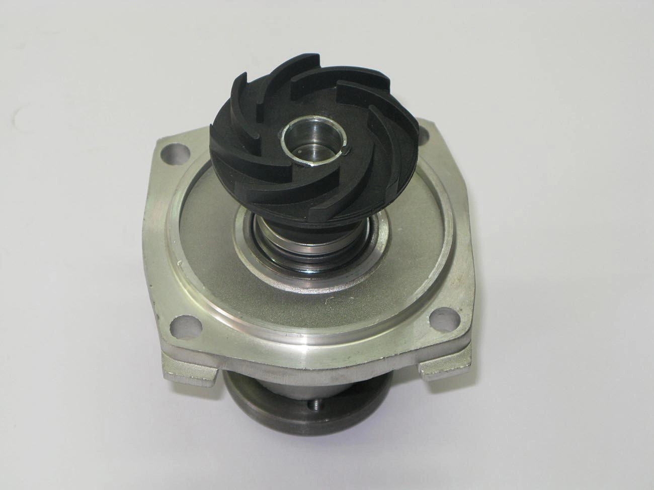 BOMBA AGUA FIAT UNO/PREMIO/ELBA/FIORINO 1.6 94/96 - MOTOR ARGENTINO SEM POLIA