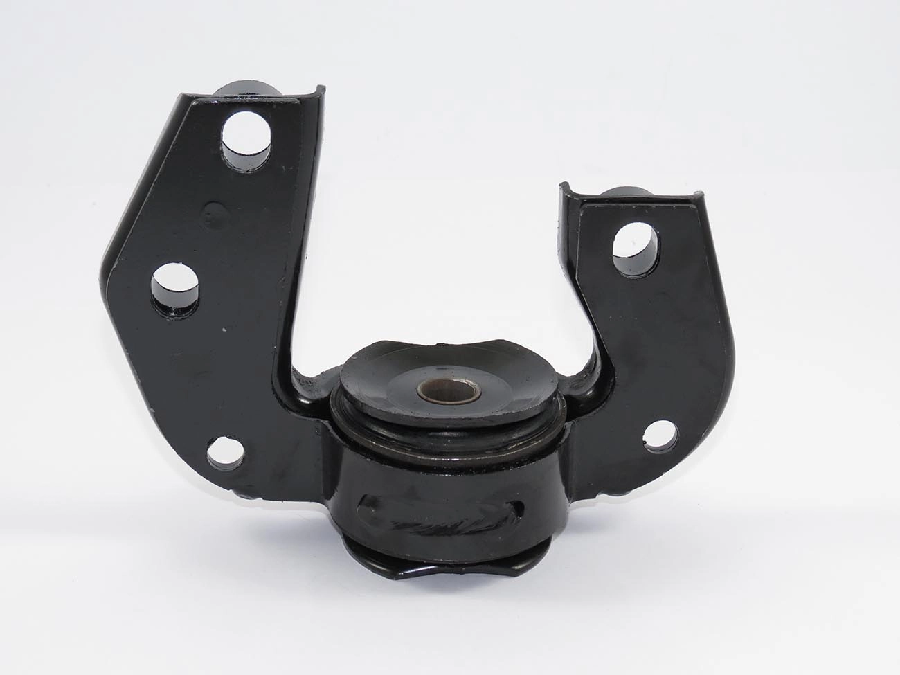 SUPORTE DA BARRA TENSORA DIREITO GM AGILE 09/14 - NOVA MONTANA 11/ - MORCEGUINHO
