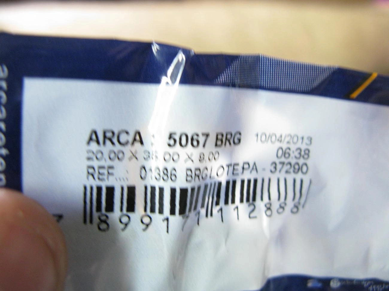 RETENTOR AGRÍCOLA UNIVERSAL/PESADA - SCANIA ALTERNADOR BOSCH - 20X35X8MM