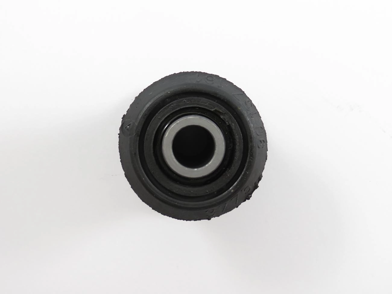 BUCHA DIANTEIRA BANDEJA SUSPENSÃO GM VECTRA 96/05 GTX 07/11 ASTRA/ZAFIRA 99/- MONZA 91/96