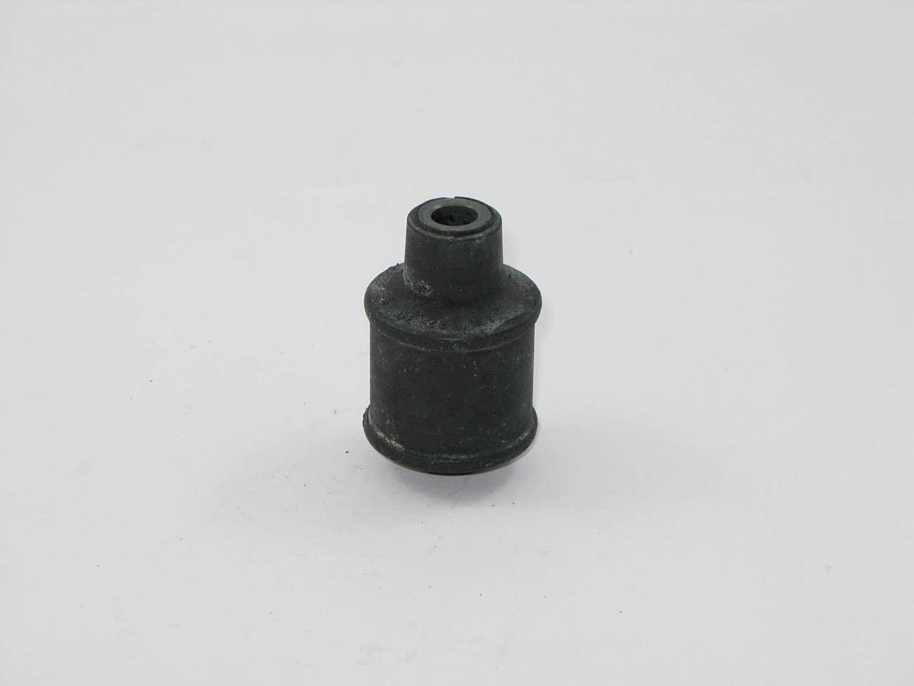 BUCHA INFERIOR AMORTECEDOR TRASEIRO VW GOL/VOYAGE/PARATI/SAVEIRO 1985/1997