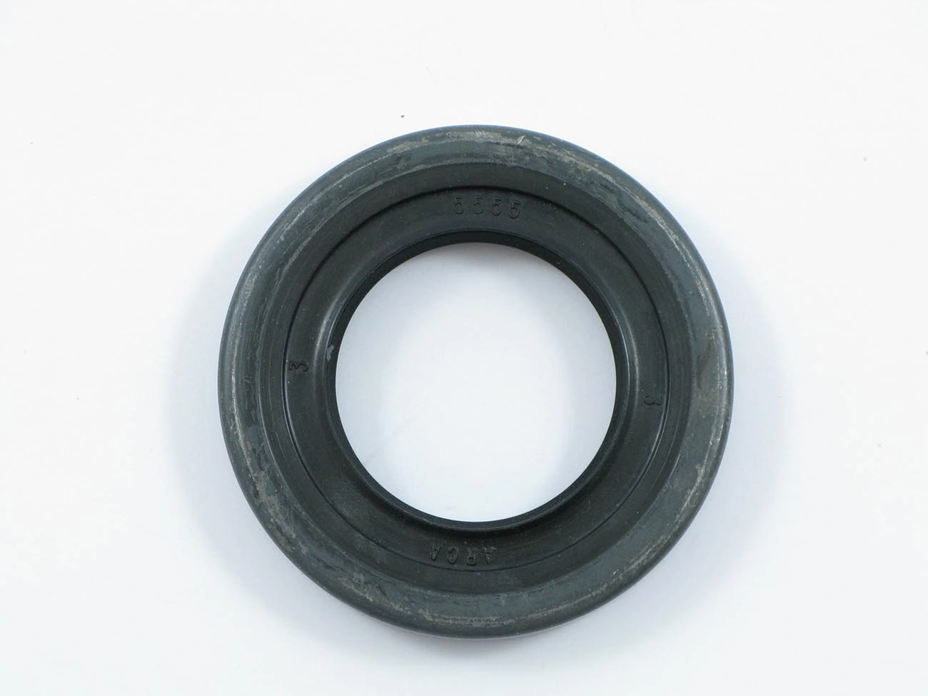 RETENTOR CUBO RODA DIANTEIRO MASSEY FERGUSON 39,70X68,15X11,10MM DIANTEIRA MF 265 VALMET 35/55/65