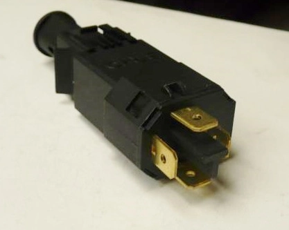 INTERRUPTOR LUZ FREIO GM NOVO CORSA/MERIVA/ASTRA/NOVO VECTRA