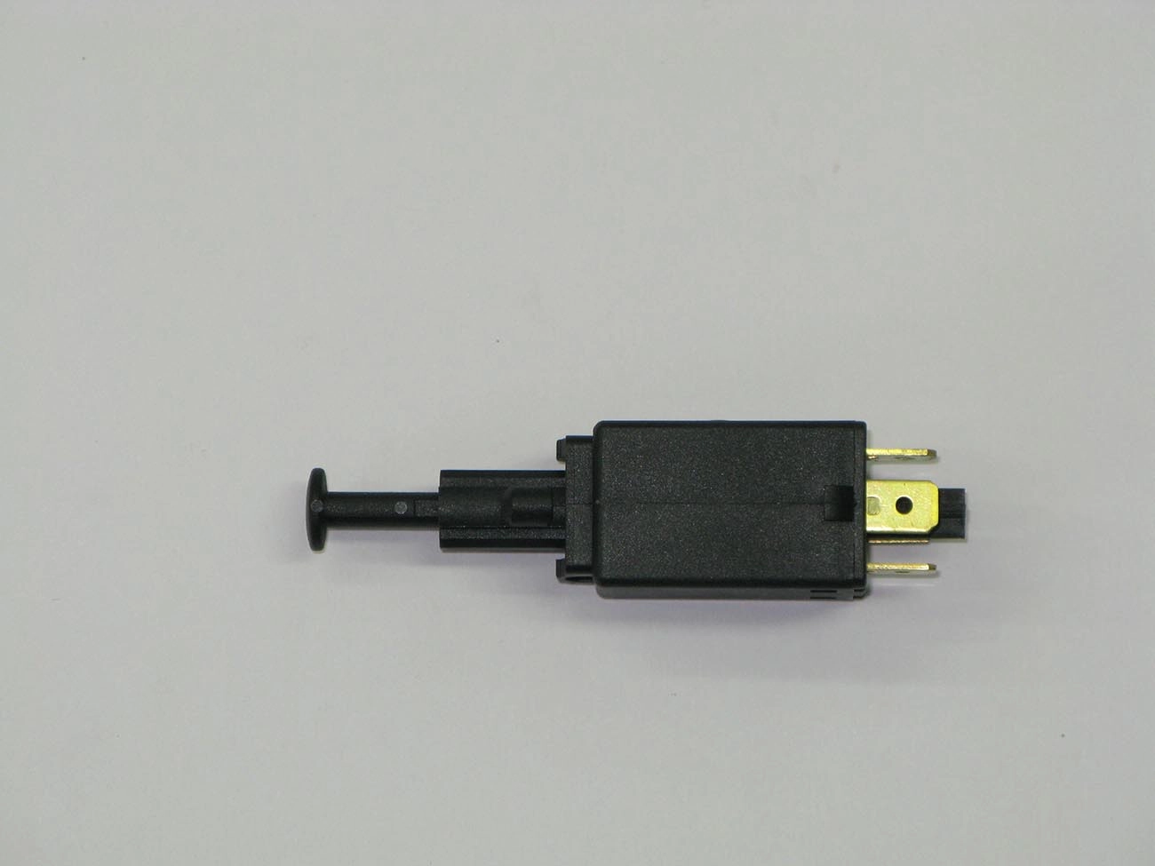 INTERRUPTOR DE FREIO - GM CORSA/KADETT/IPANEMA/CALIBRA/VECTRA