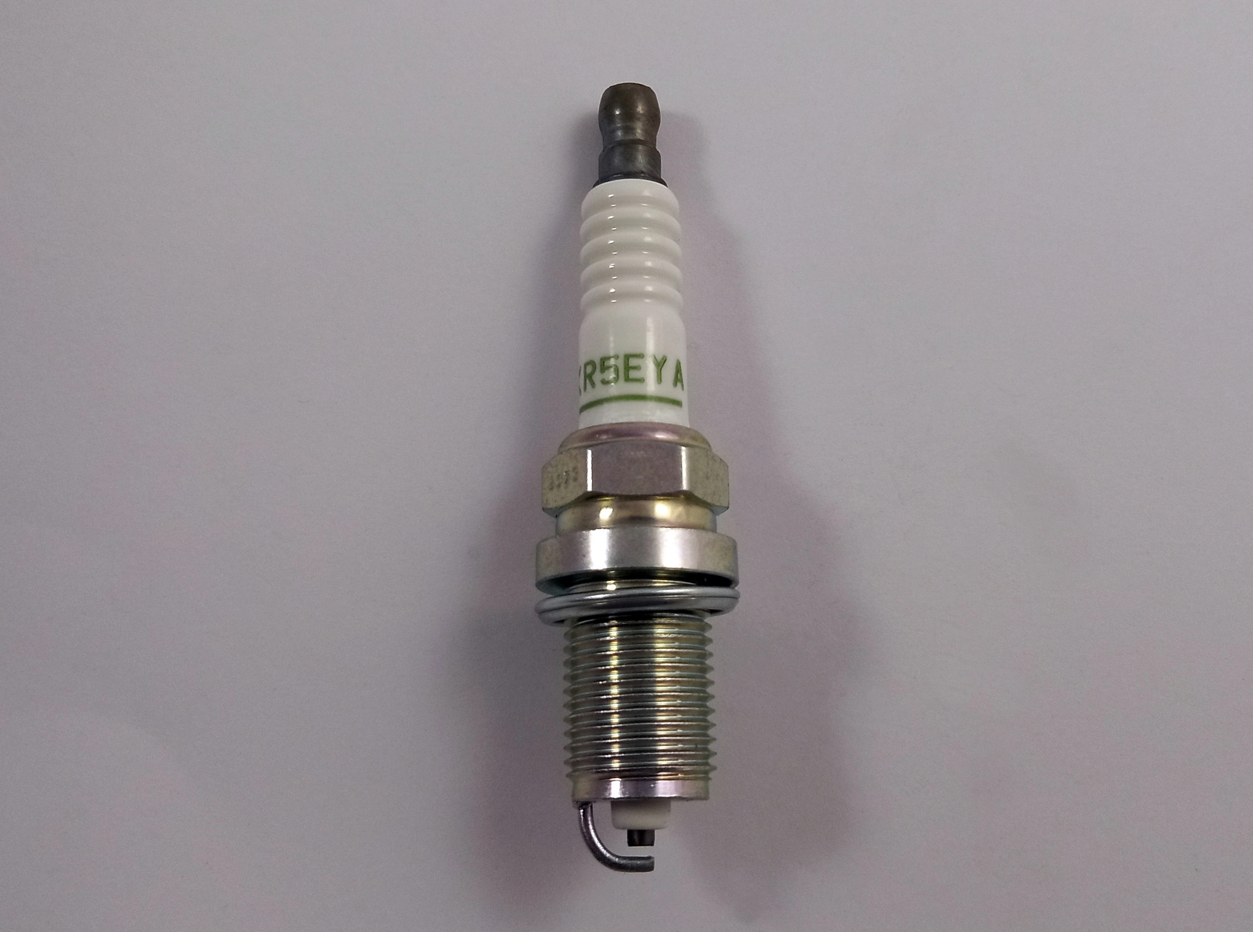 VELA DE IGNICAO TOYOTA COROLLA 1.6/1.8 16V 92/97 - HILUX 2.7 98/ - LAND CRUISER 4.5 SW4