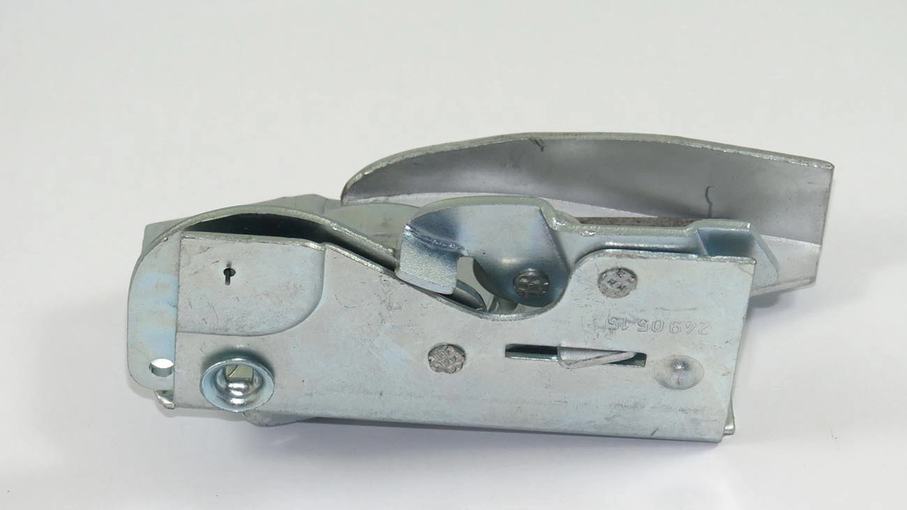 FECHADURA PORTA WILLYS F-75/RURAL 66/ - DIREITA