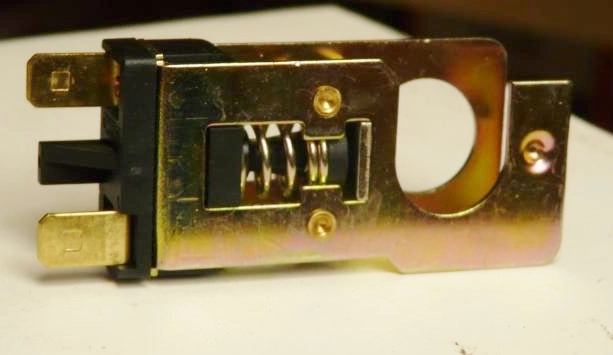 INTERRUPTOR DE FREIO - FORD F-1000 GASOLINA - F-1000 MAXION - F-1000 MWM 4X4 - F-4000 93/98
