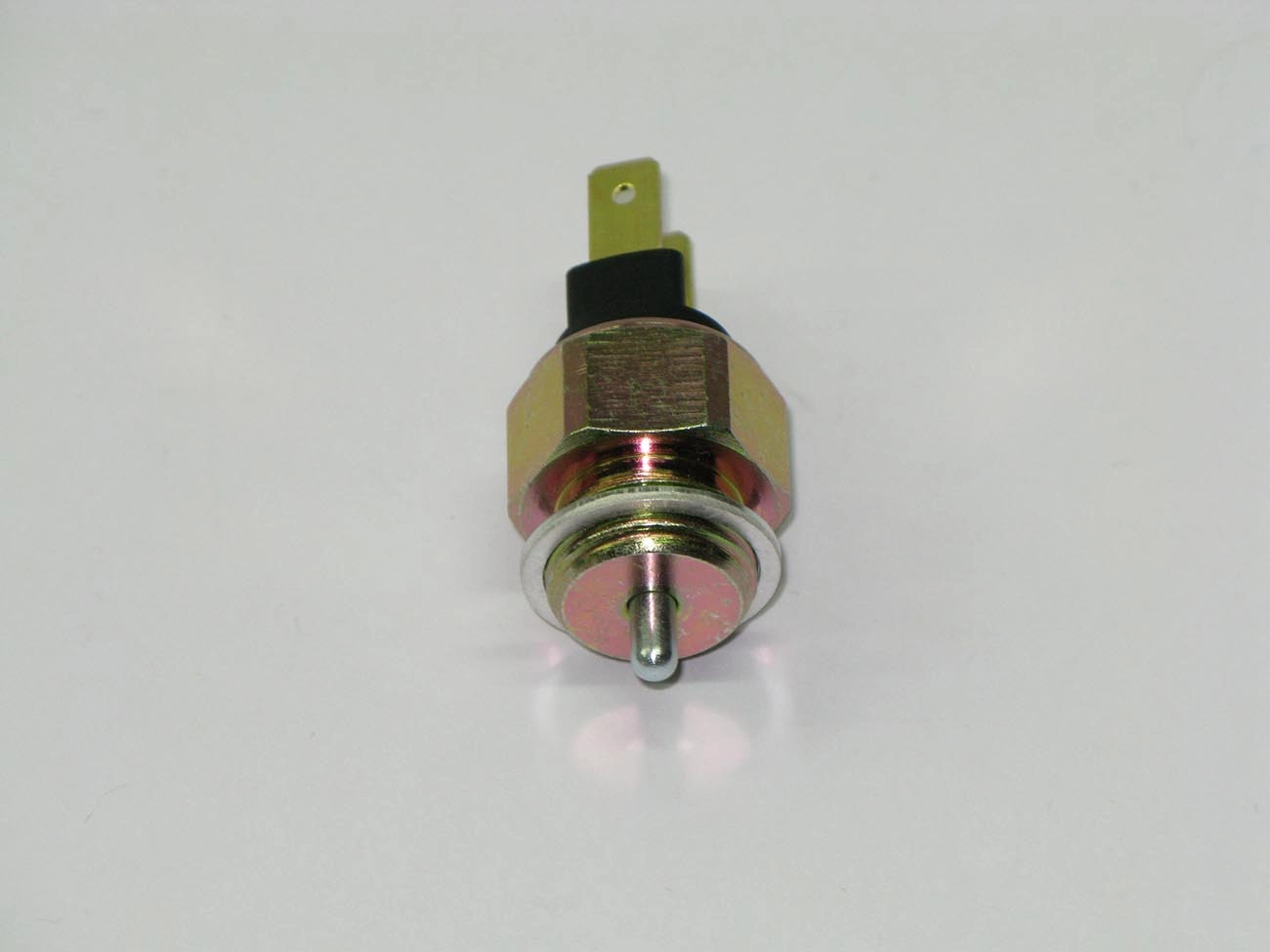 INTERRUPTOR LUZ RÉ RE VW GOL/VOYAGE/PARATI/SAVEIRO/PASSAT/SANTANA /96 5 MARCHAS