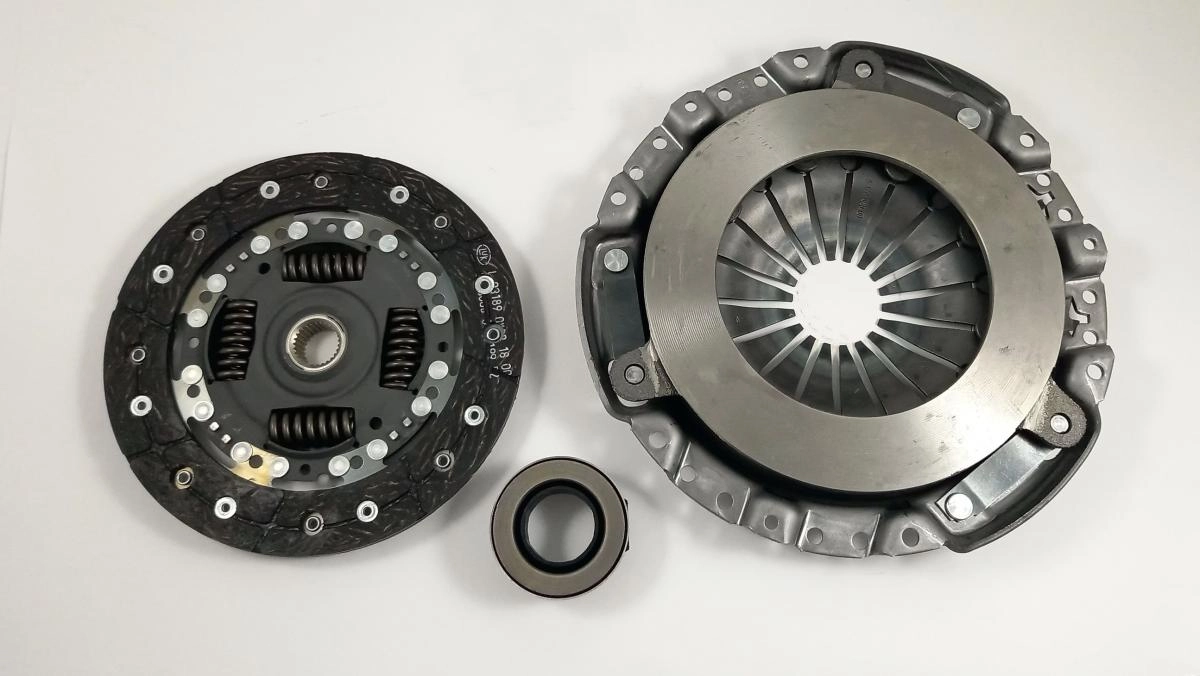 KIT DE EMBREAGEM - FORD ESCORT 1.0/1.6 02.94/ - VW LOGUS 1.6 93/ - 200MM