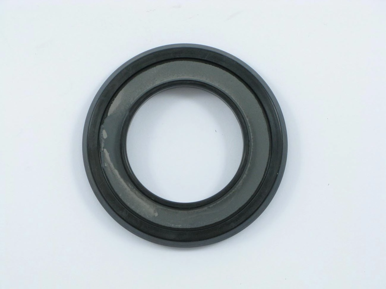 RETENTOR LINNHA AGRÍCOLA CUBO RODA DIANTEIRO 39,70X68,15X11MM DIANTEIRA MF 50/250 ATE SERIE 9500