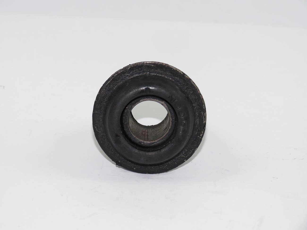 BUCHA TRASEIRA BANDEJA FIAT FIORINO PICK-UP/FUIRGAO 76/82 FIAT 147 76/82 - SUSPENSÃO TRASEIRA