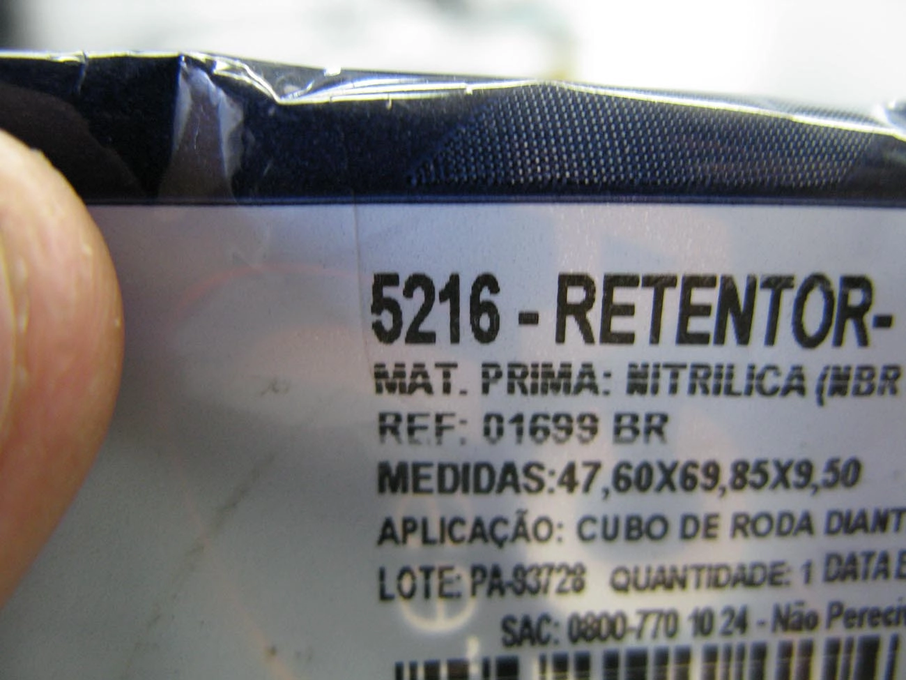 RETENTOR LINHA AGRÍCOLA CUBO RODA DIANTEIRO 47,60X69,85X9,50MM DIANTEIRA MF 50/250 APOS SERIE 9500