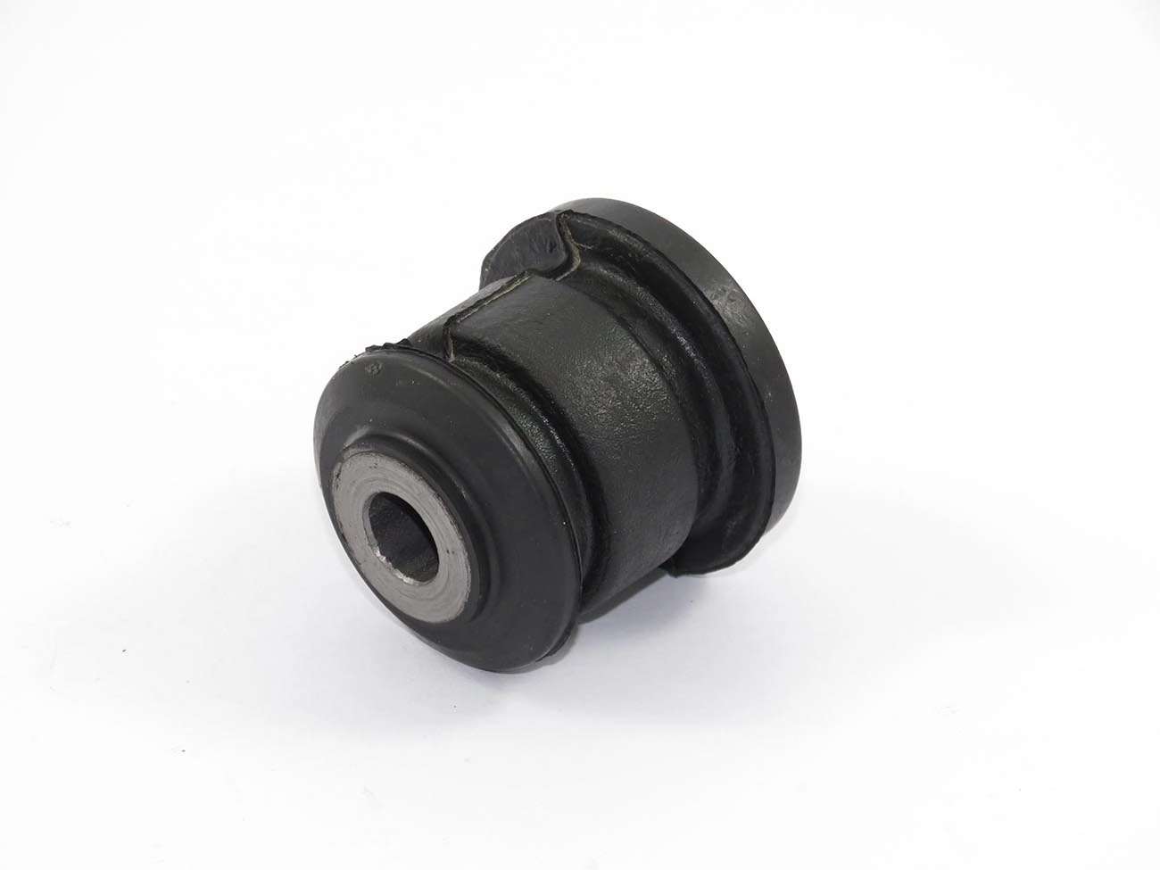 BUCHA DIANTEIRA BANDEJA DIANTEIRA FORD NOVO FIESTA 02/14 - ECOSPORT 03/12 - KA 08/10