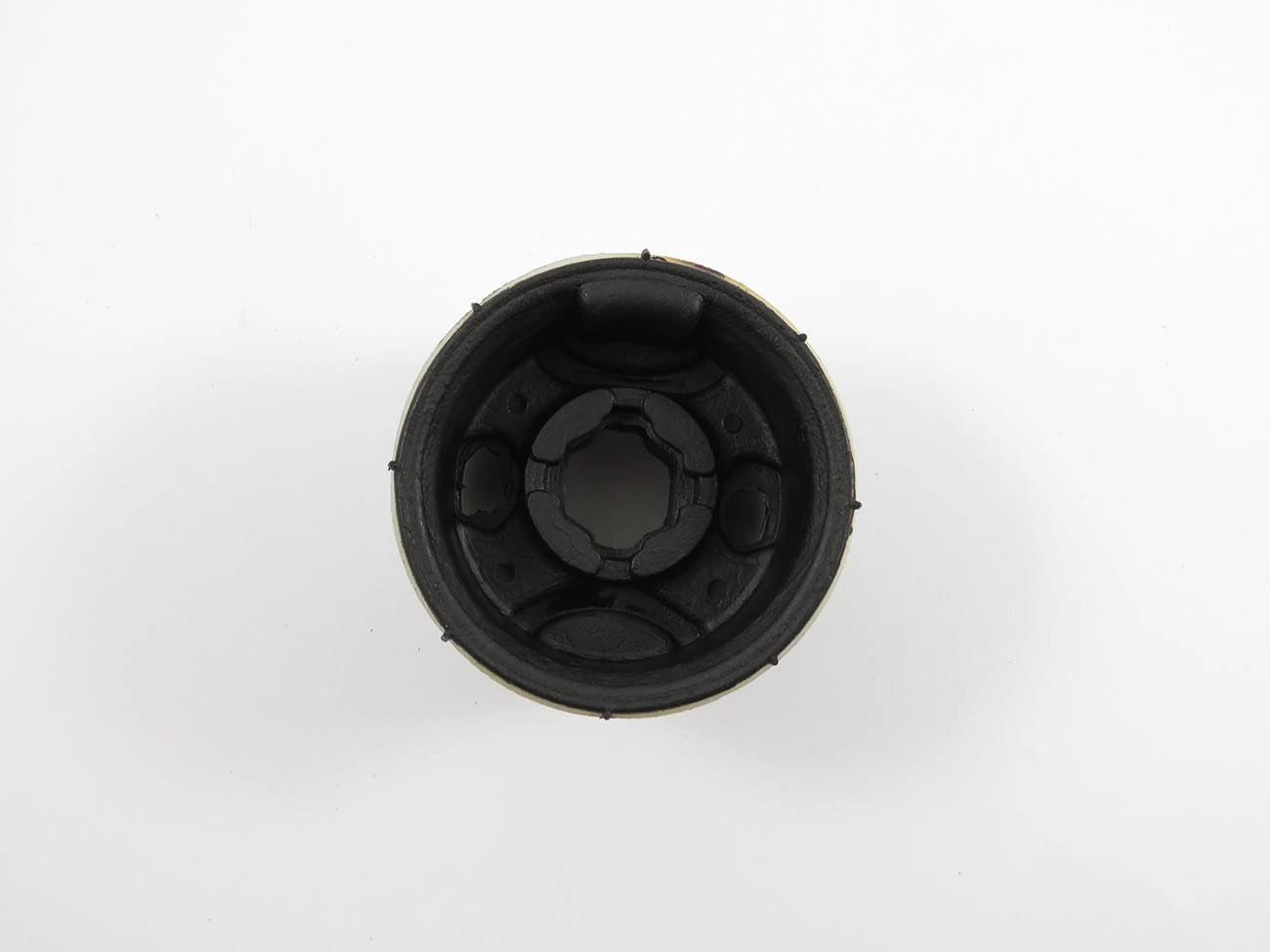 BUCHA TRASEIRA BANDEJA DIANTEIRA VW FOX 03/ - NOVO POLO 02/ - TIGUAN 12/ - JETTA 07/10/