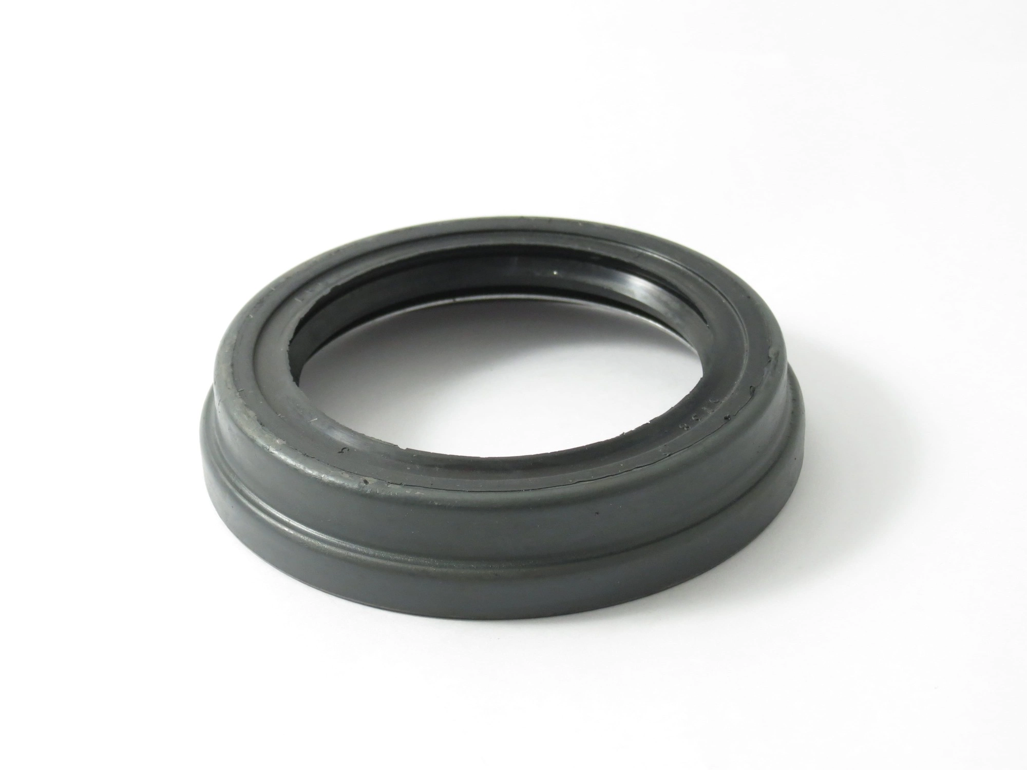 RETENTOR CUBO RODA DIANTEIRO 73,00X104,70X9,60X20,60MM DIANTEIRA GM A/C/D-60 80/ D-70/80 D-11000/22000