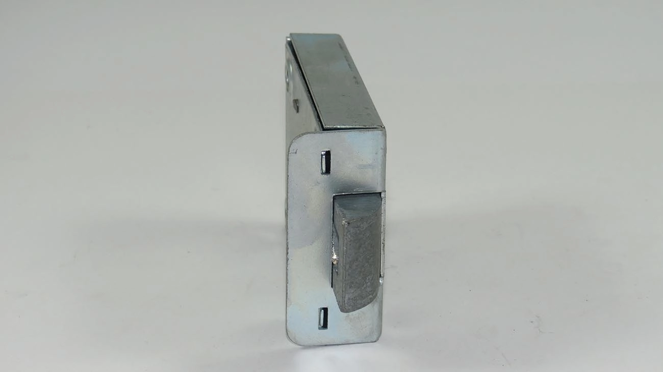 FECHADURA PORTA MALAS VW KOMBI /97 - FECHADURA