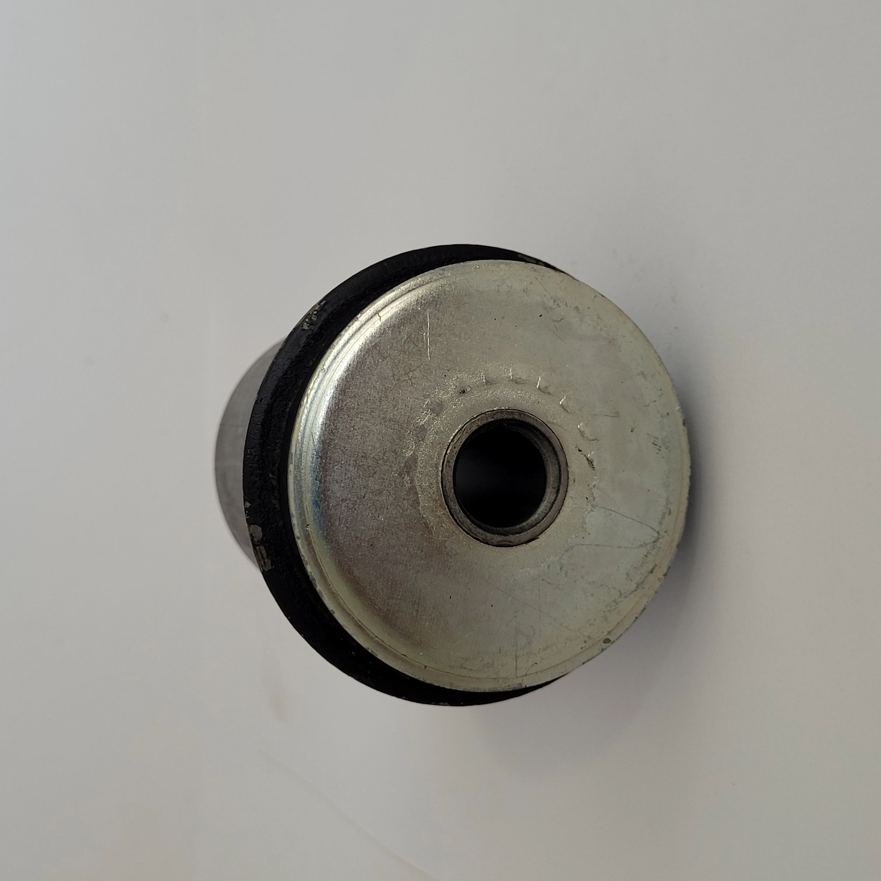 BUCHA DA BANDEJA INFERIOR TOYOTA HILUX 2005/2015 - SUSPENSAO DIANTEIRA BUCHA MAIOR