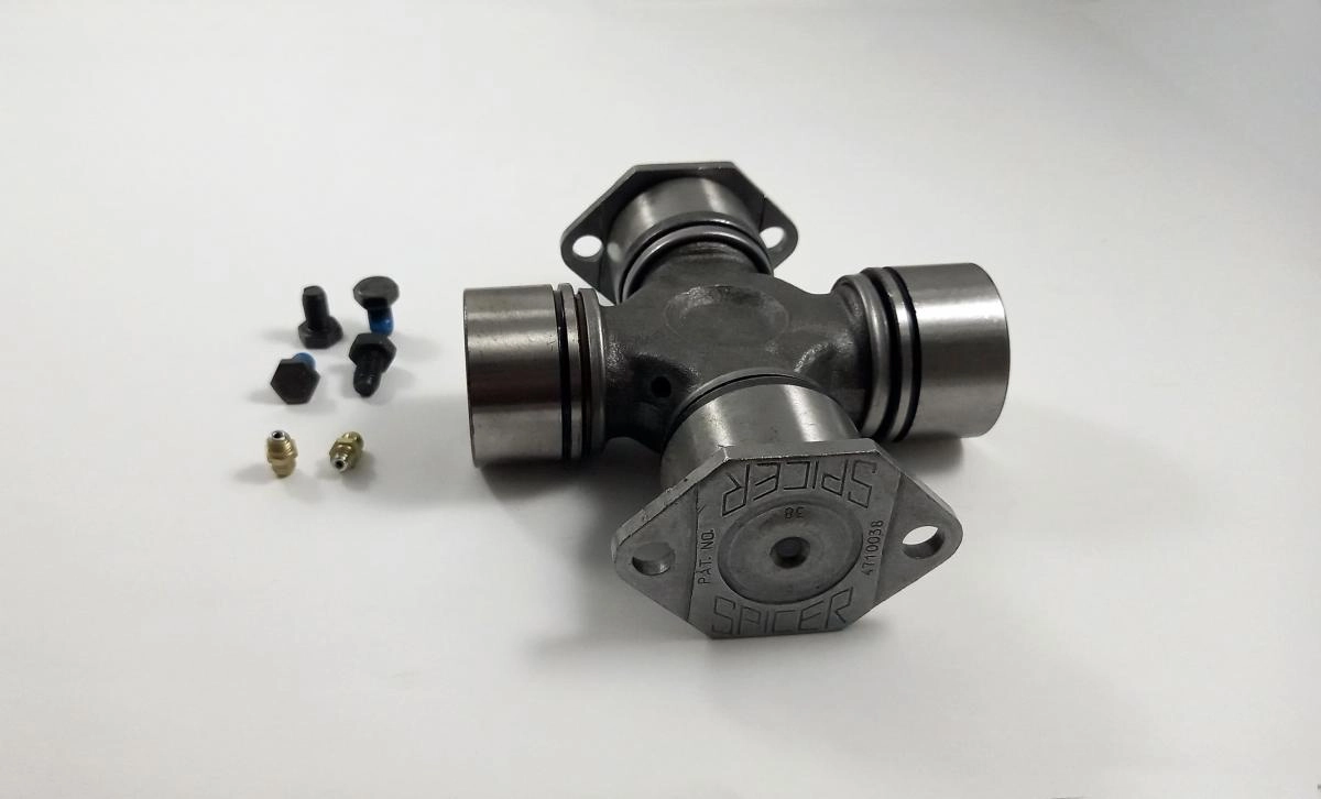 CRUZETA CARDAN FORD CARGO/VW MB 1214/1618/2318 47X134,90MM DUAS CATANHAS COM CHAVETA/DUAS PARAFUSAS
