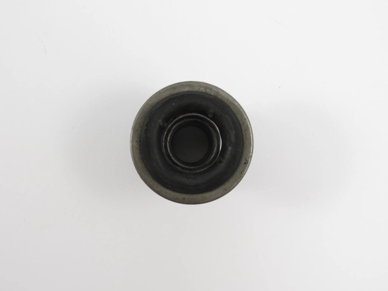 BUCHA TRASEIRA BANDEJA SUPERIOR GM OPALA 69/92 - CARAVAN 74/92 - SUSPENSÃO DIANTEIRA