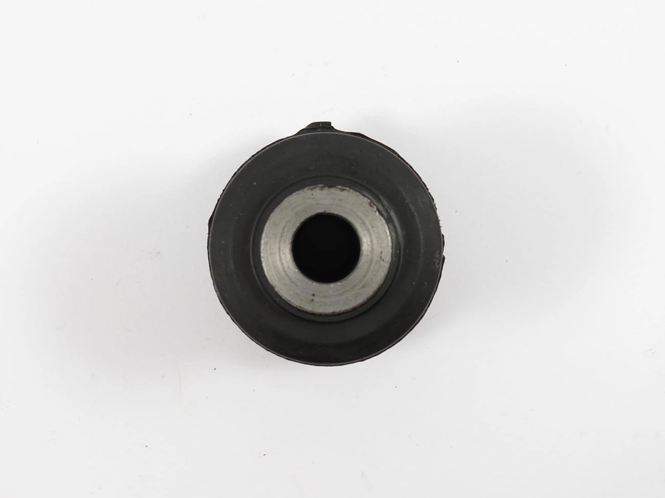 BUCHA DIANTEIRA BANDEJA DIANTEIRA FORD NOVO FIESTA 02/14 - ECOSPORT 03/12 - KA 08/10