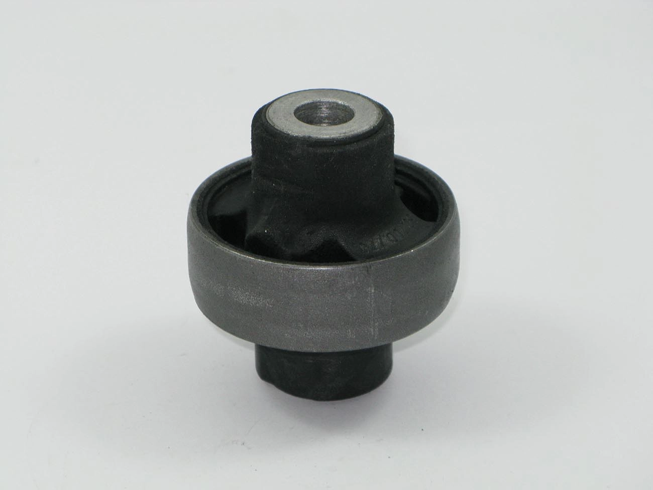 BUCHA TRASEIRA BANDEJA SUSPENSÃO DIANTEIRA FIAT STILO 2002/