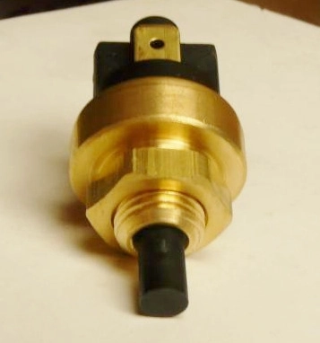 INTERRUPTOR LUZ FREIO VW GOL/VOYAGE/PARATI/SAVEIRO/PASSAT/QUANTUM P/PEDAL