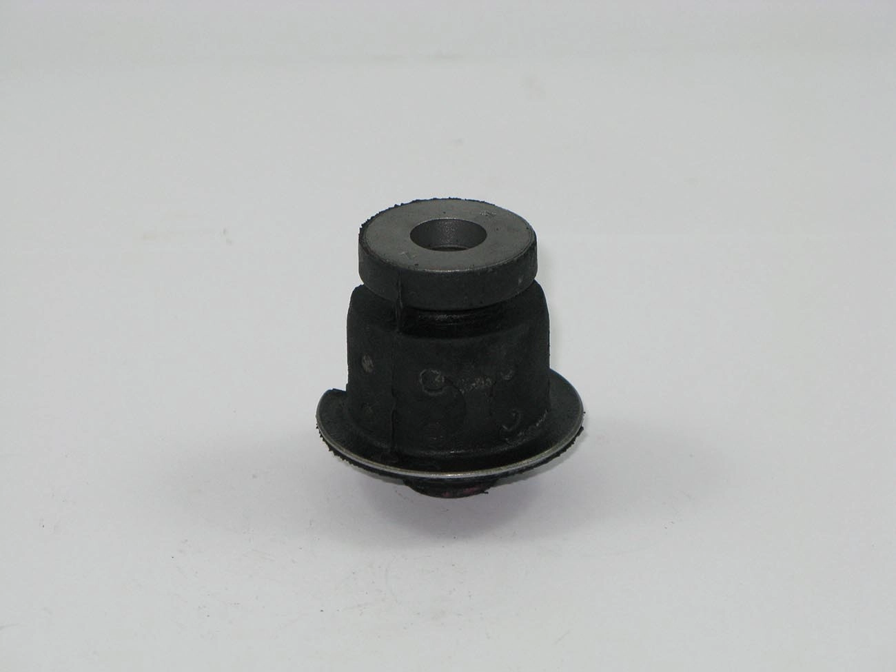 BUCHA DIANTEIRA QUADRO MOTOR 12 MM SUSPENSAO VW GOL/PARATI/SAVEIRO 97/ 12MM D