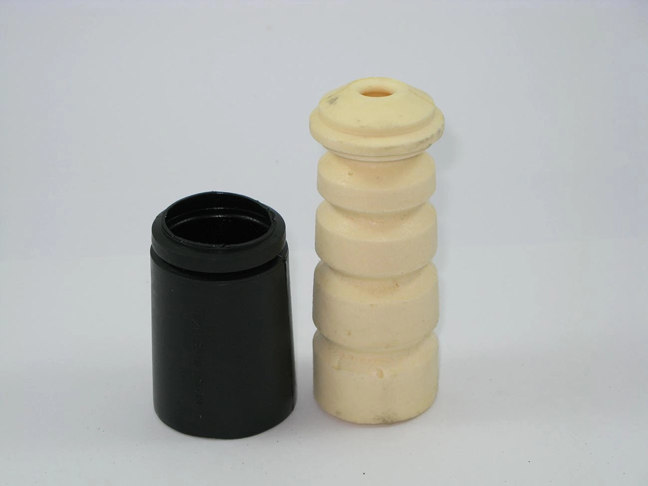 KIT AMORTECEDOR TRASEIRO BATENTE COIFA VW GOLF /97