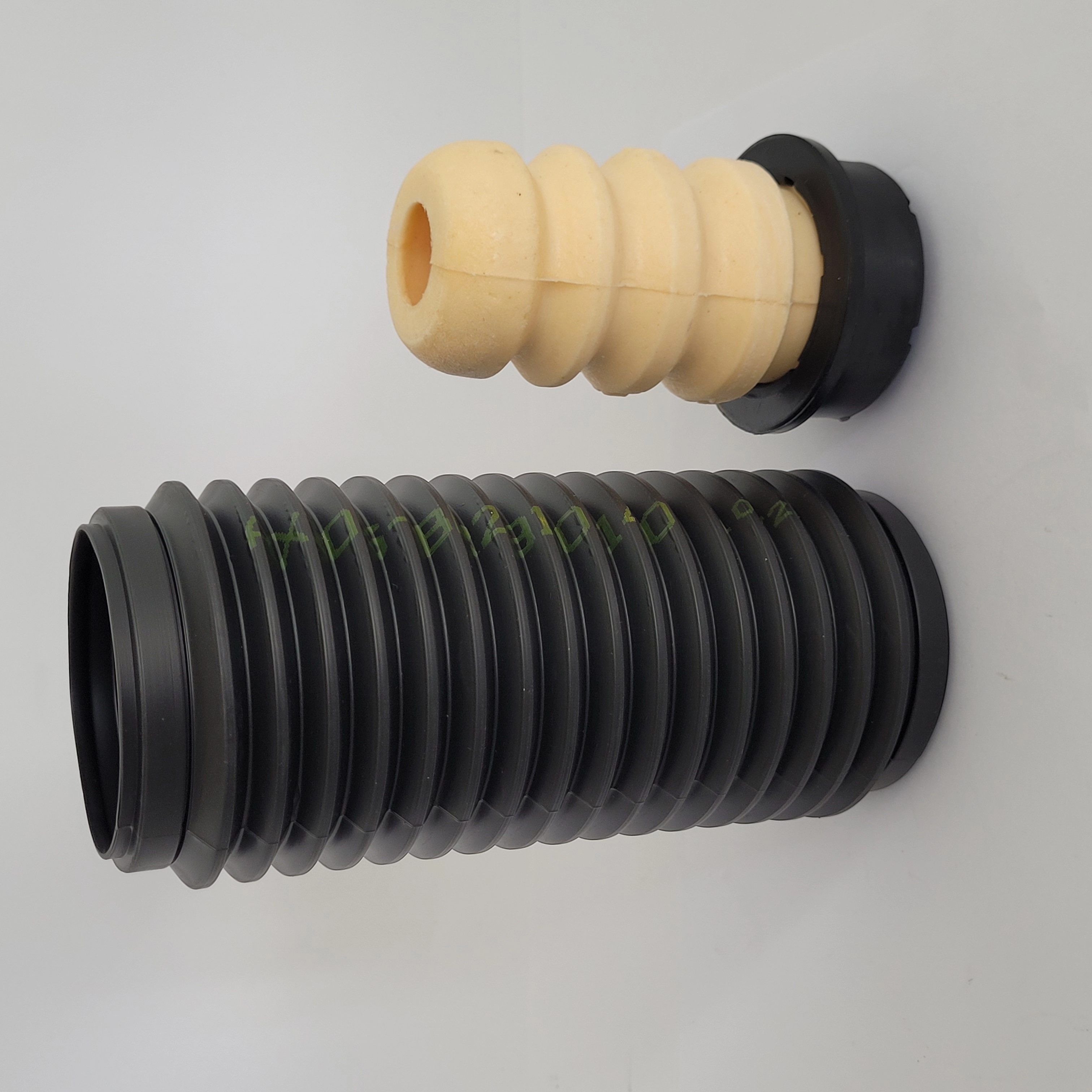 KIT AMORTECEDOR DIANTEIRO FIAT STRADA 99/ - IDEA 05/ - PALIO ADVENTURE 08/ - BATENTE E COIFA