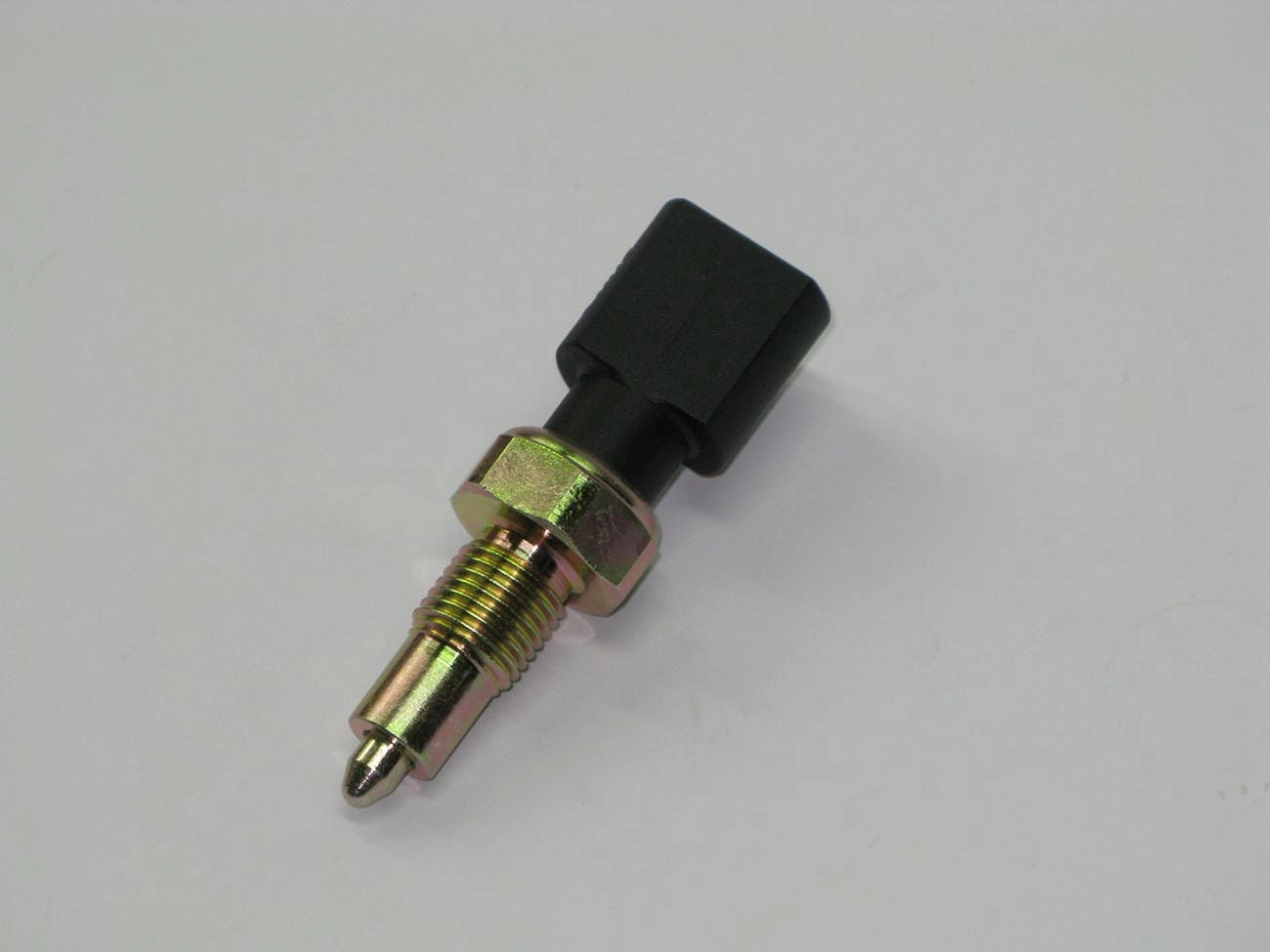 INTERRUPTOR LUZ DE RE - FIAT UNO/PREMIO/ELBA/FIORINO 11.91/