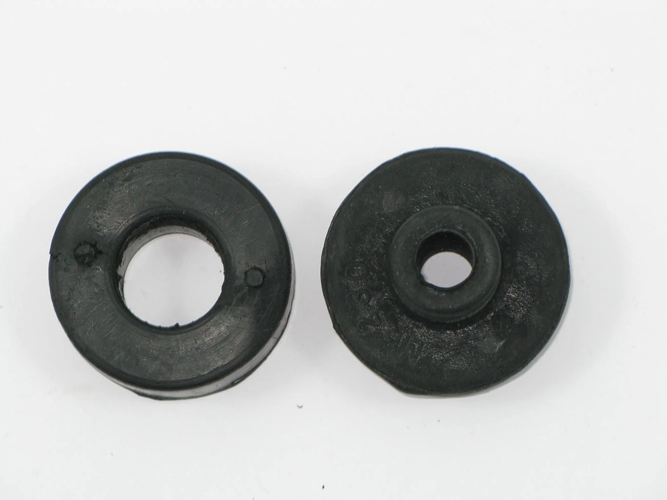 KIT BUCHAS AMORTECEDOR DIANTEIRO SUPERIOR TRASEIRO OU INFERIOR BUCHA FORD CORCEL/ESCORT