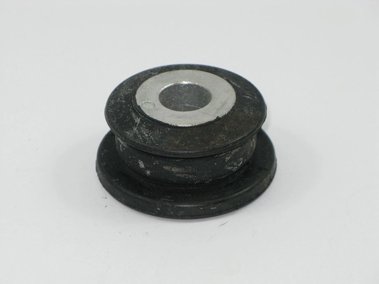 BUCHA MOTOR VW GOLF/NEW BEETLE 98/ - AUDI A3 99/ - BUCHA QUADRO MOTOR