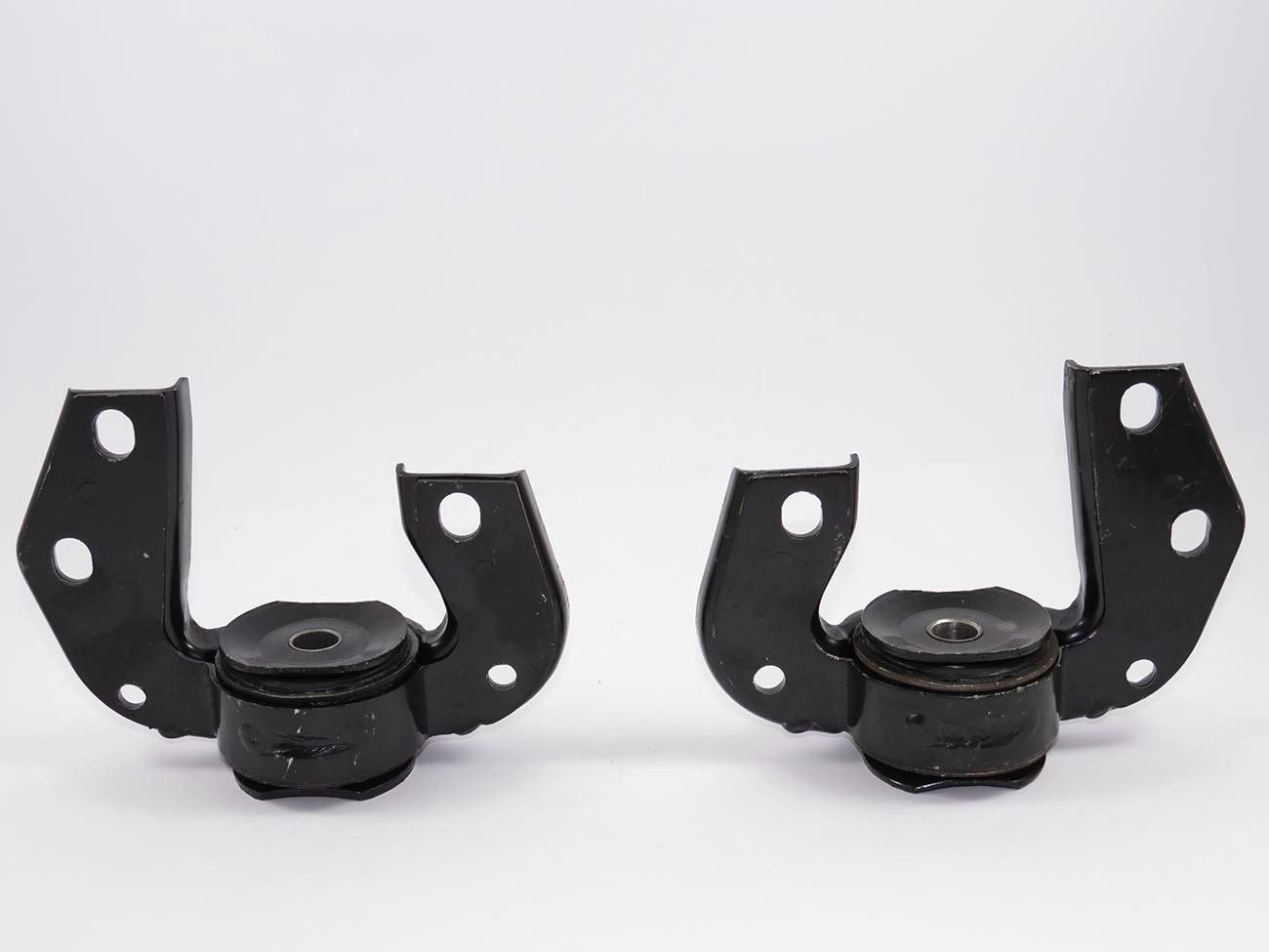 KIT SUPORTE BARRA TENSORA LD/LE GM CORSA 98/01 - CLASSIC 02/ - CELTA 00/ - PRISMA 06/12 - DOIS LADOS
