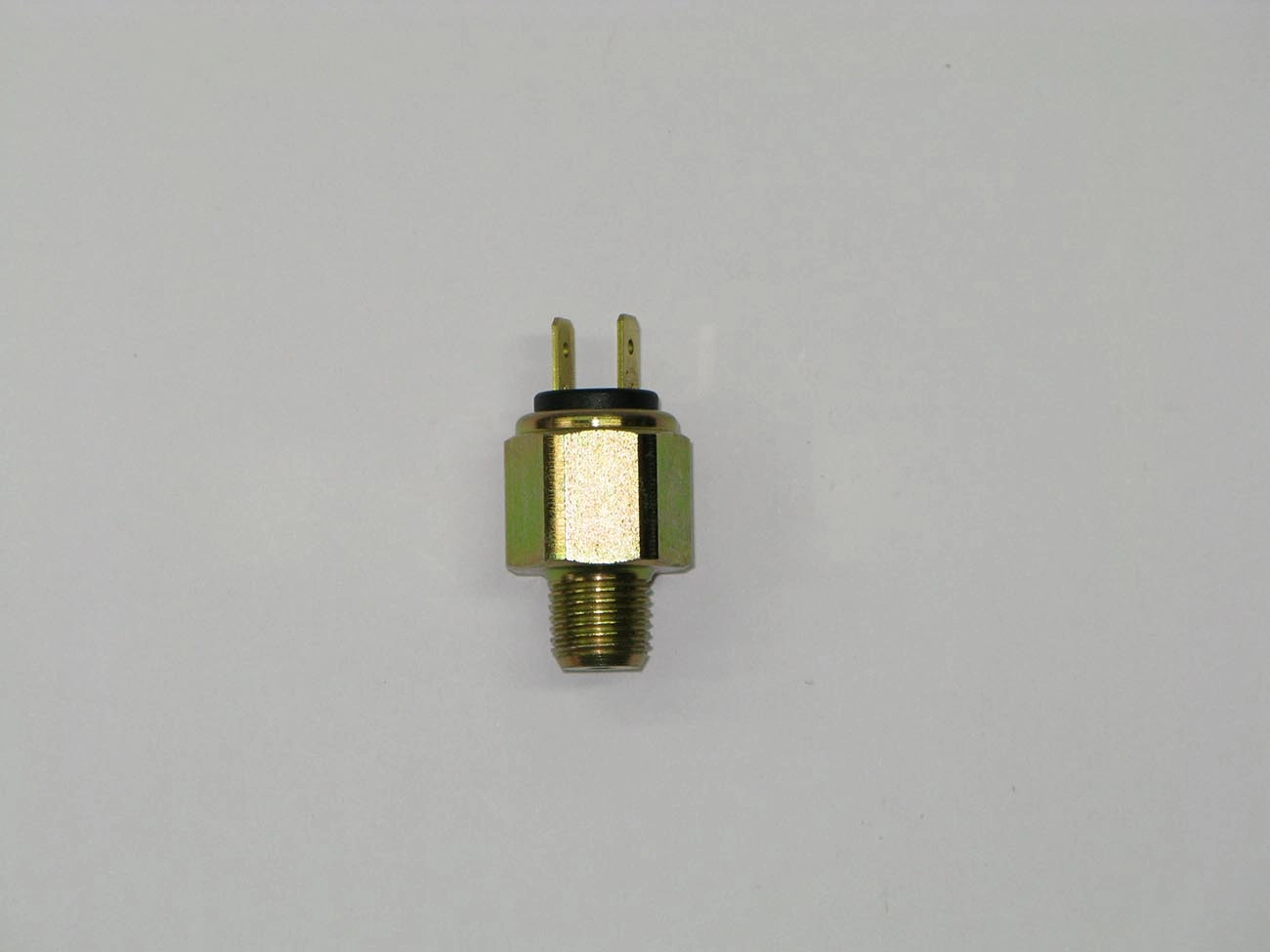 INTERRUPTOR DE FREIO - FORD F-7000/9000/12000/14000 - 77/ TODOS
