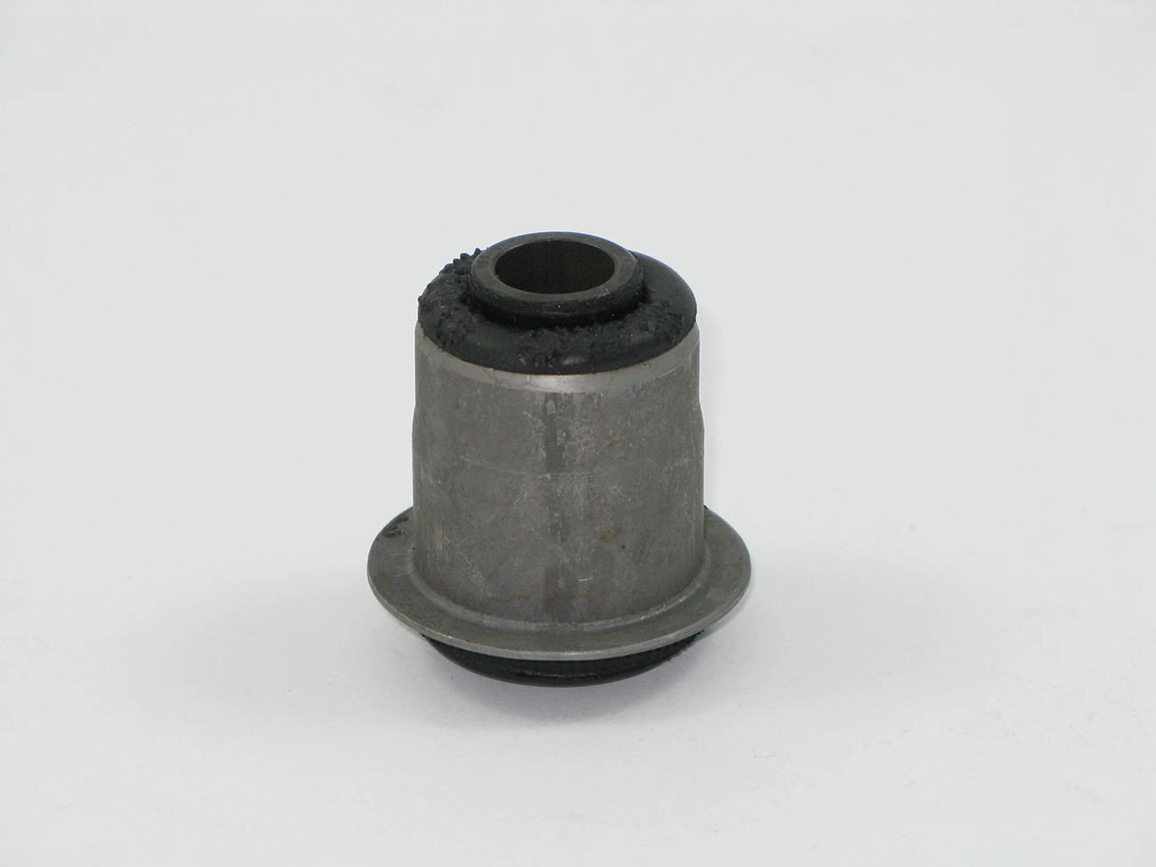 BUCHA DIANTEIRA BANDEJA SUPERIOR SUSPENSÃO GM CHEVETTE/CHEVY 73/94 MARAJO 81/89