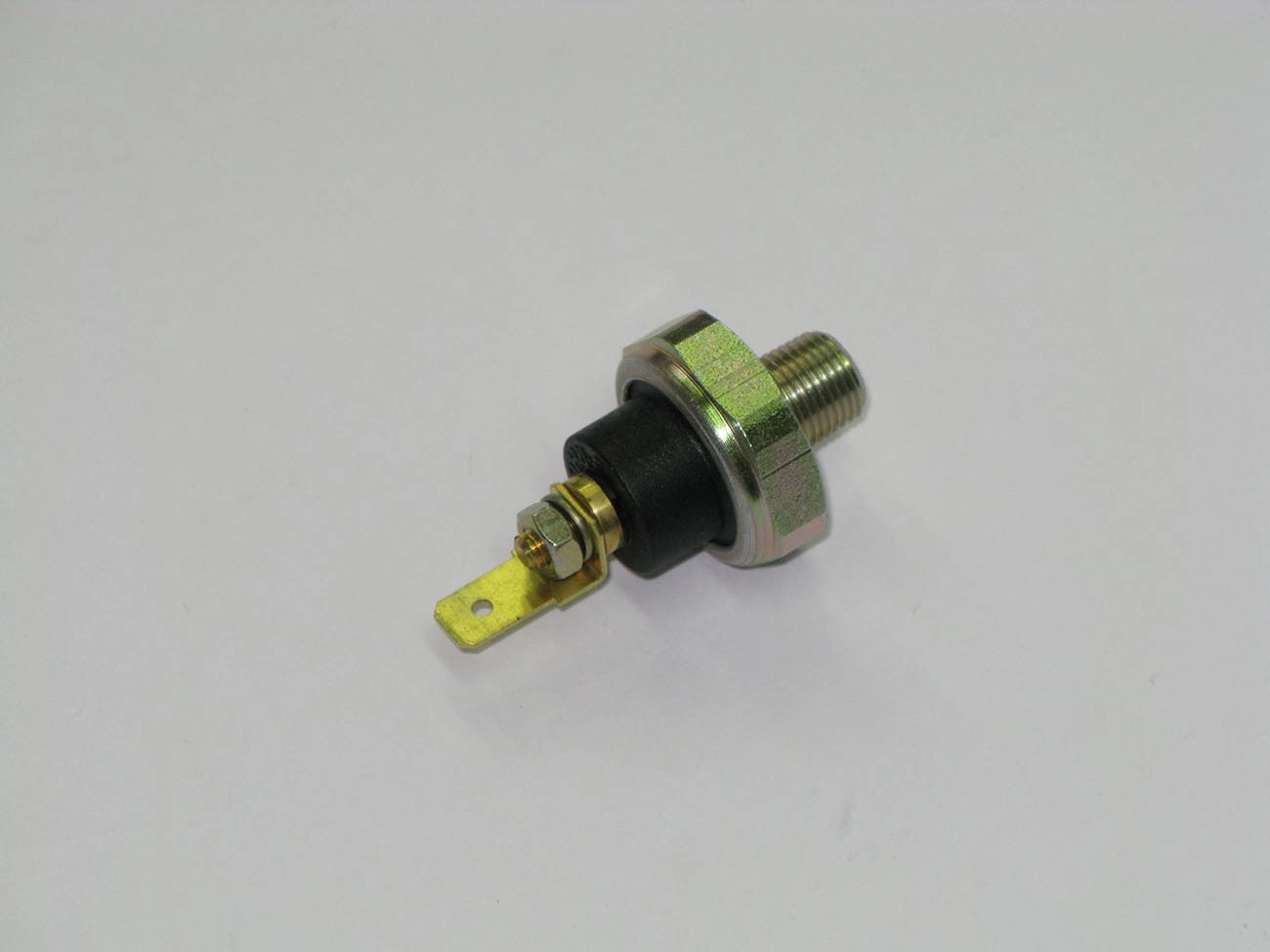 INTERRUPTOR PRESSÃO ÓLEO OLEO KIA BESTA/TOYOTA HILUX/COROLA/HONDA CIVIC MITSUBISHI L-200/300