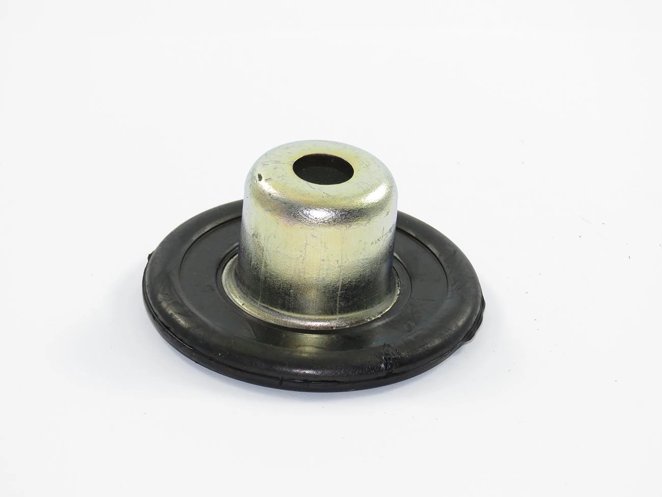 PRATO SUPERIOR AMORTECEDOR DIANTEIRO VW GOL/PARATI 95/ SAVEIRO 97/ - MAIOR ALTURA TOTAL 38MM