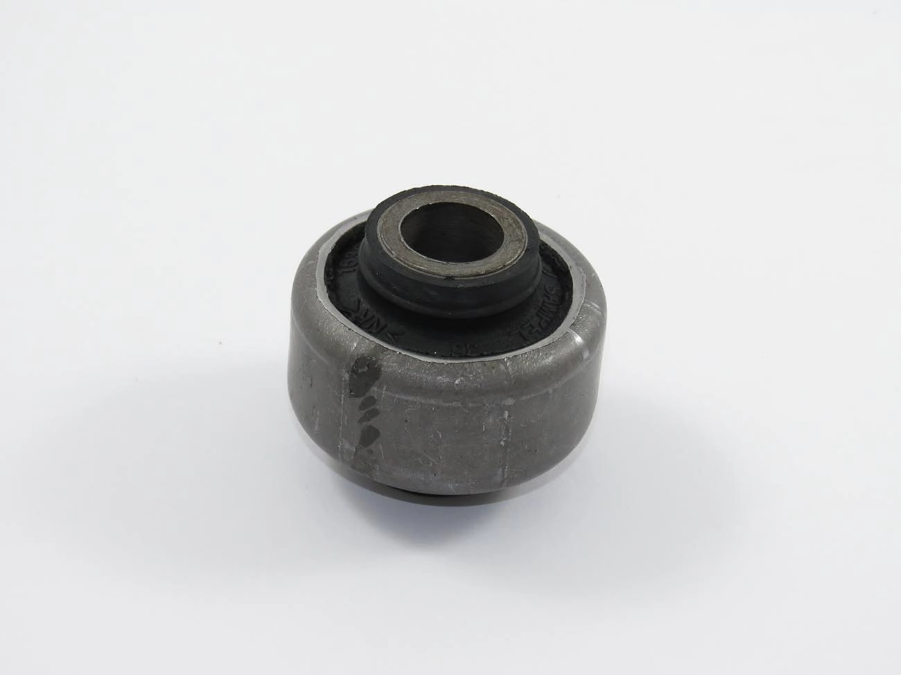 BUCHA DIANTEIRA DA BANDEJA CITROEN NOVO C3/AIRCROSS/PICASSO 12/ - PEUGEOT 2008 15/ - 208 08/