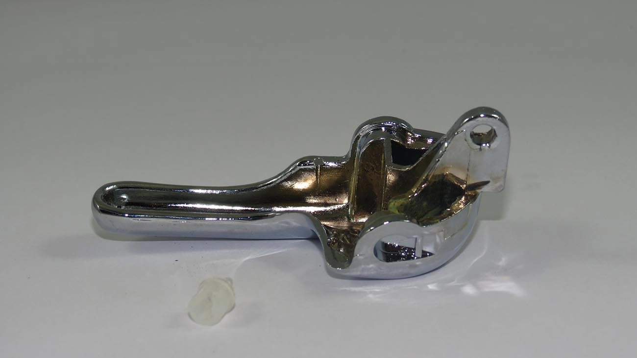 MAÇANETA INTERNA PORTA DIANTEIRA DIREITA(O) VW GOL G2 94/01 - PARATI G2 96/01 - CROMADA DIREITA