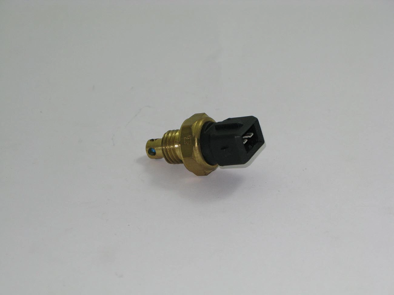 PLUG ELETRONICO VW GOLF 1.6/2.0/2.8/2.9 94/ - KOMBI 1.6 97/ - SENSOR DO AR