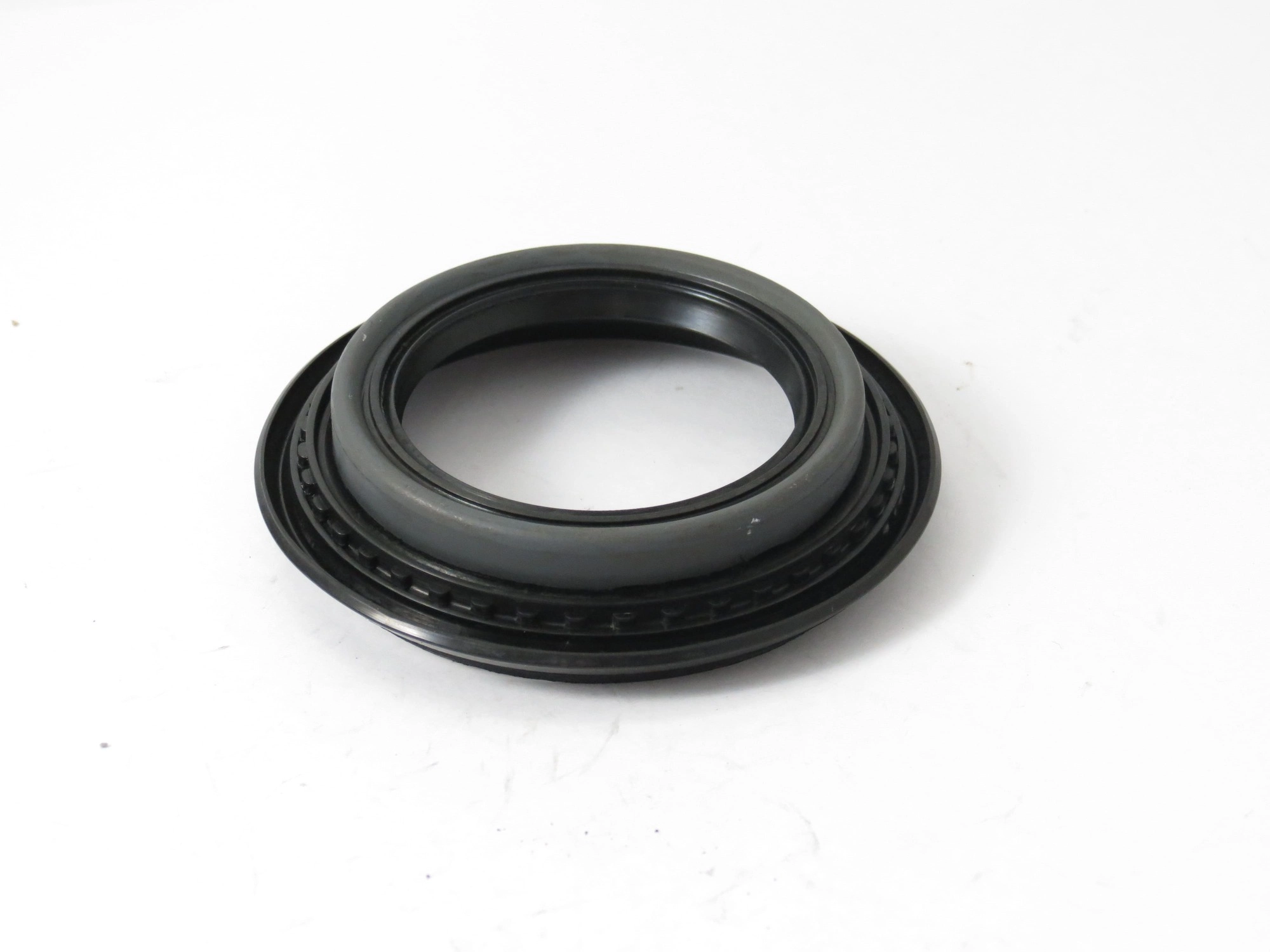 RETENTOR EXTERNO CUBO DE RODA DIANTEIRA GM NOVA S-10/BLAZER 12/ 4X2/4X4 - 53X69X88,20X11X18,90MM
