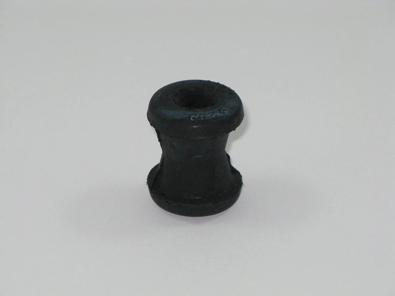 BUCHA SUSPENSAO FIAT UNO/PREMIO/ELBA/FIORINO 86/90 - BRACO OSCILANTE 10MM