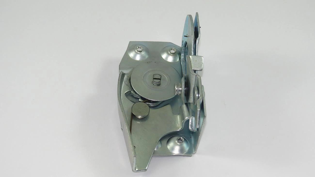 FECHADURA PORTA WILLYS F-75/RURAL 66/ - ESQUERDA