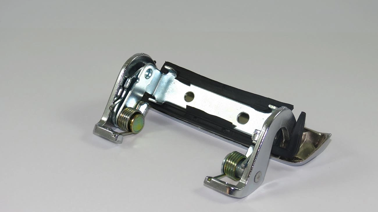 MACANETA EXTERNA FORD CORCEL/BELINA II/DEL REY CROMADA DIREITA