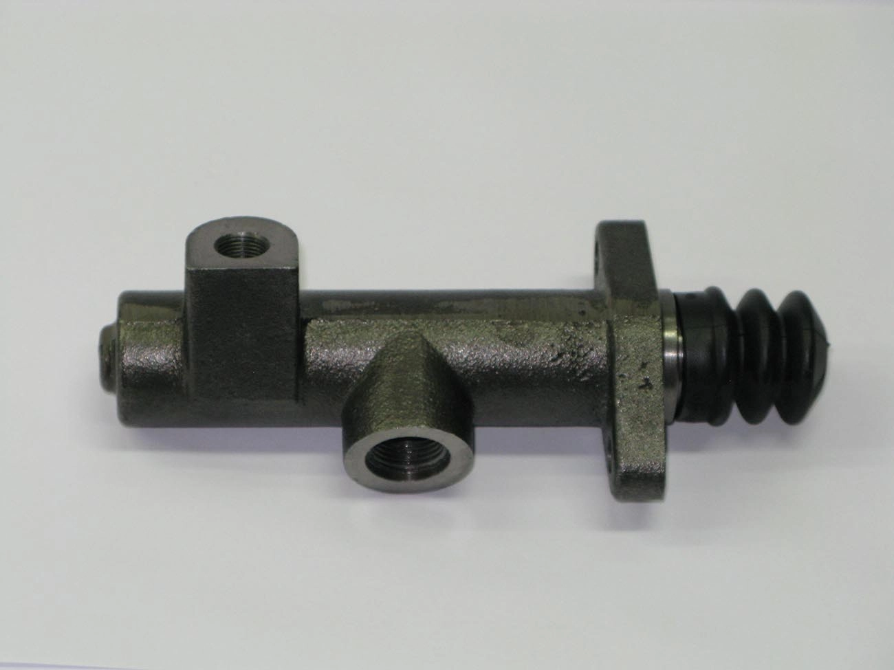CILINDRO MESTRE DE EMBREAGEM VW 6.80/6.90/7.90/7.110/11.130/11.140/12.140/13.130 - 3/4 - 19.05MM
