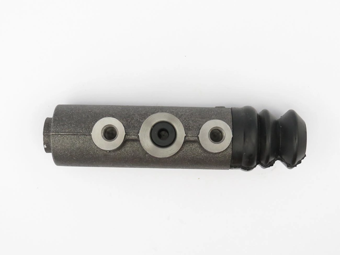 CILINDRO MESTRE EMBREAGEM 28.57MM VOLVO B-10M 86/ B-12 92/ B-58 79/ N/NL-10/12