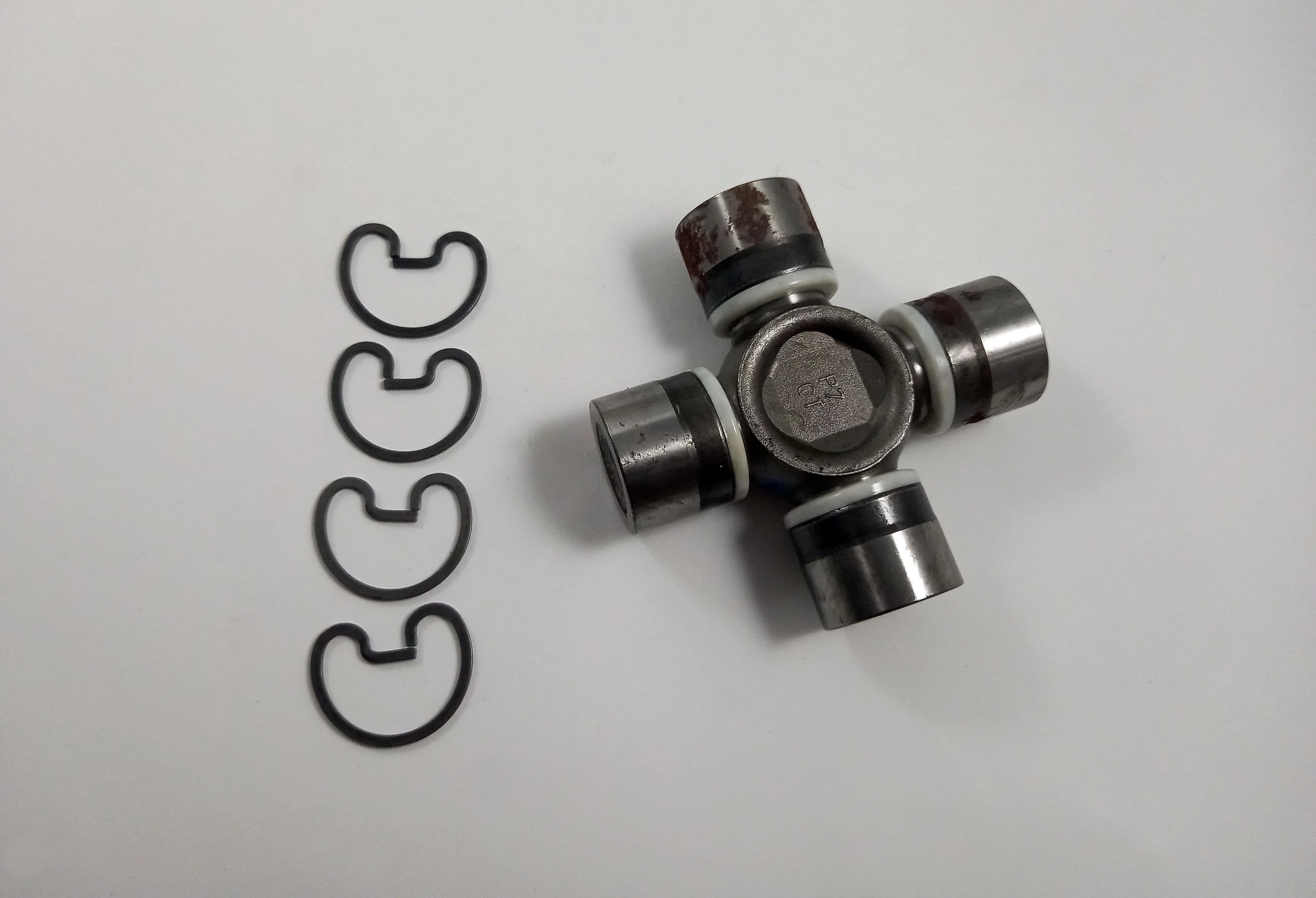 CRUZETA CARDAN GM 3100 4X2 56/73 - C-14 4X2 64/73 GASOLINA - 30,20X92MM - QUATRO CHAVETAS EXTERNAS