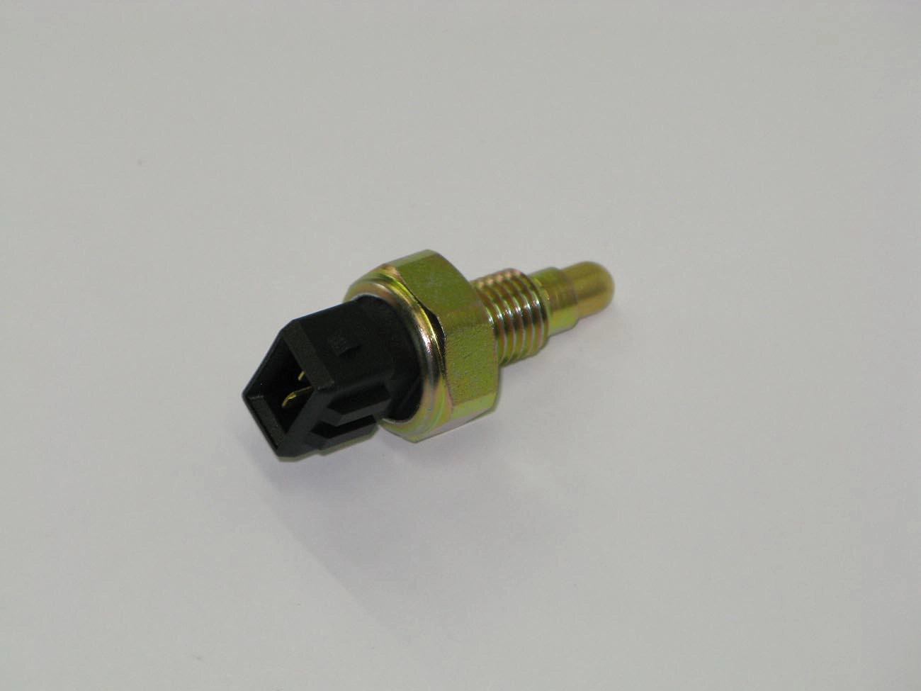 INTERRUPTOR RE - CELER/ - FORD ESCORT/VERONA 93/96 - VW APOLLO/LOGUS/POINTER - C/INJECAO ELETRONICA
