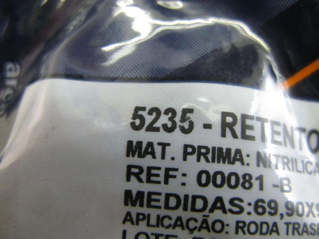 RETENTOR CUBO RODA TRASEIRO 69,90X98,50X12,70MM TRASEIRA FORD F-350 /1977